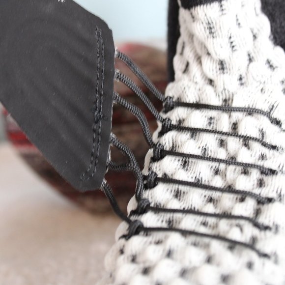 Nike Men’s Air Zoom UNVRS Light Fluorescent w Unique Back Flyease Velcro S6.5 - Picture 13 of 16